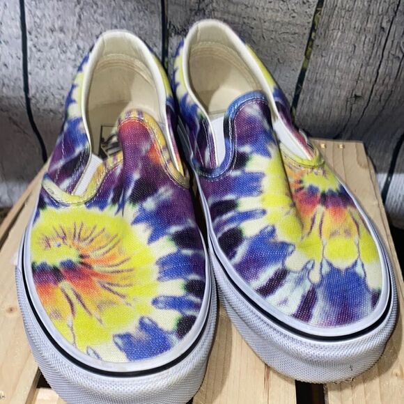 New Vans Classic Slip-On Washed Tie Dye Size 7 Women's size 5.5 Mens - Picture 2 of 10